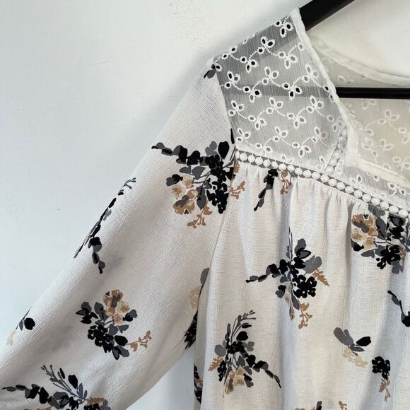 Melloday White Floral Pattern Eyelet Boho Peasant Long Sleeve Spilt Vneck Blouse - Picture 6 of 8